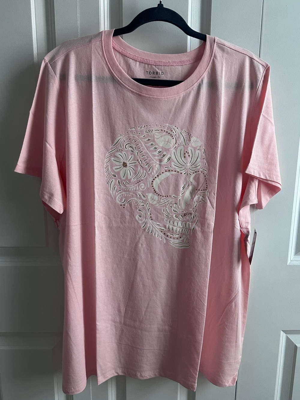 TORRID PINK SHORT SLEEVE FLOURISH SKULL TEE CLASSIC FIT WOMENS SIZE 2X NWT